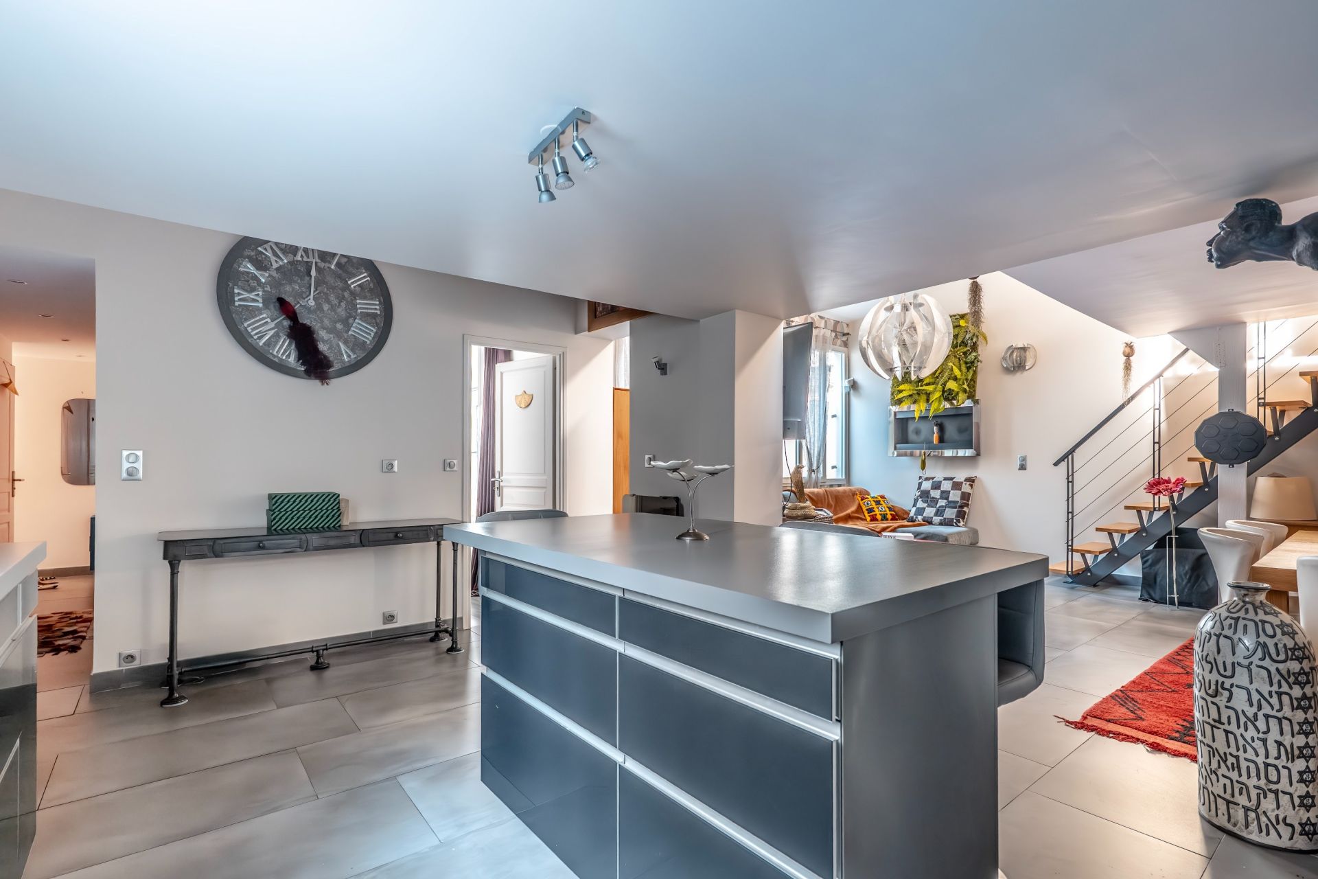 luxury apartment 4 Rooms for sale on PARIS (75003)