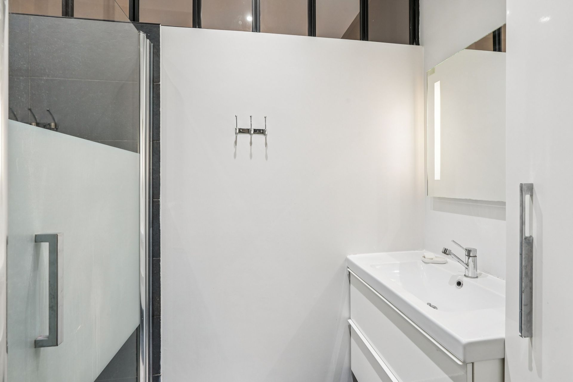 luxury apartment 5 Rooms for sale on PARIS (75011)