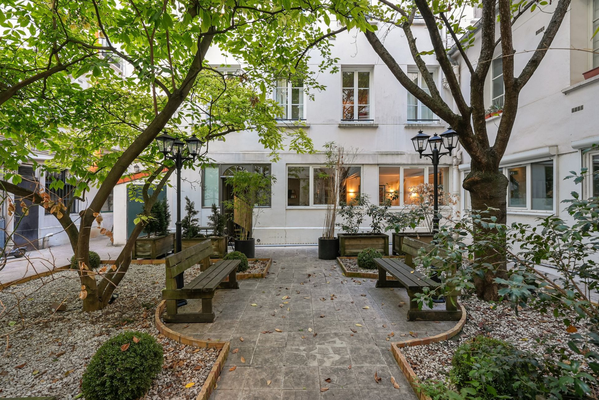 luxury apartment 5 Rooms for sale on PARIS (75011)