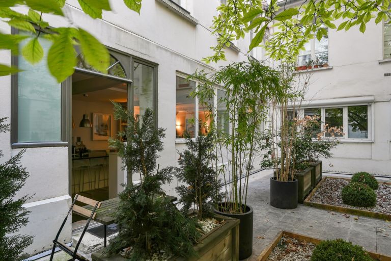 luxury apartment 5 Rooms for sale on PARIS (75011)