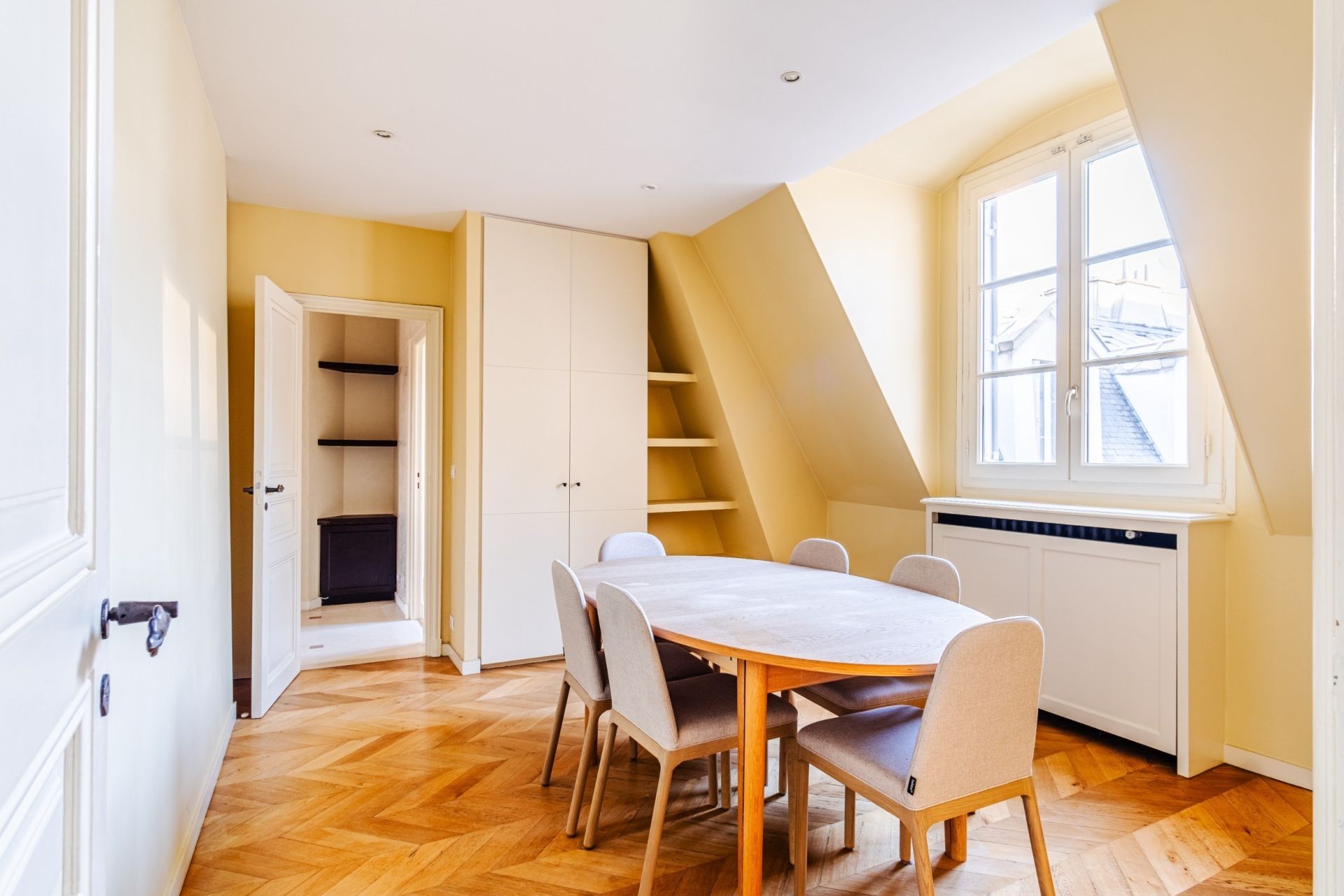 luxury apartment 4 Rooms for sale on PARIS (75004)