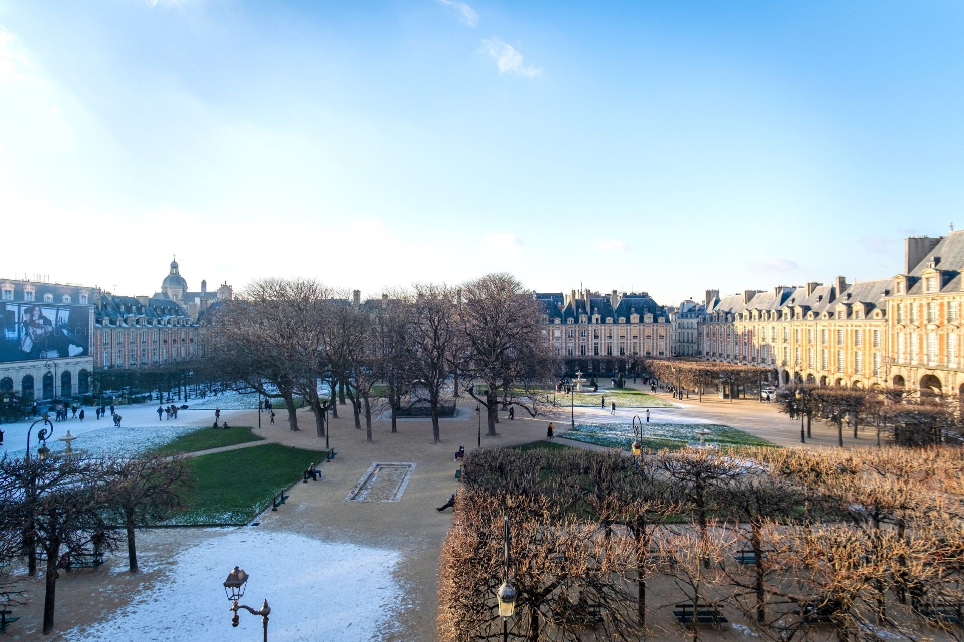 luxury apartment 4 Rooms for sale on PARIS (75004)