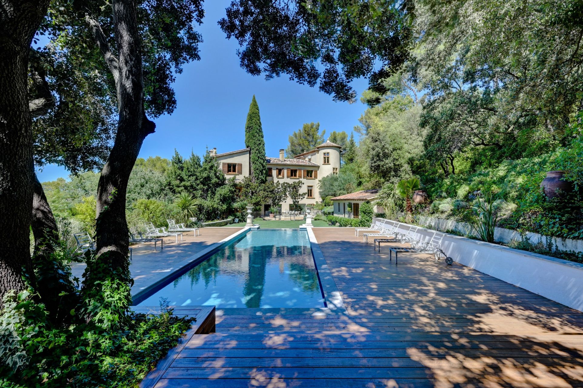 luxury house 20 Rooms for sale on AIX EN PROVENCE (13100)