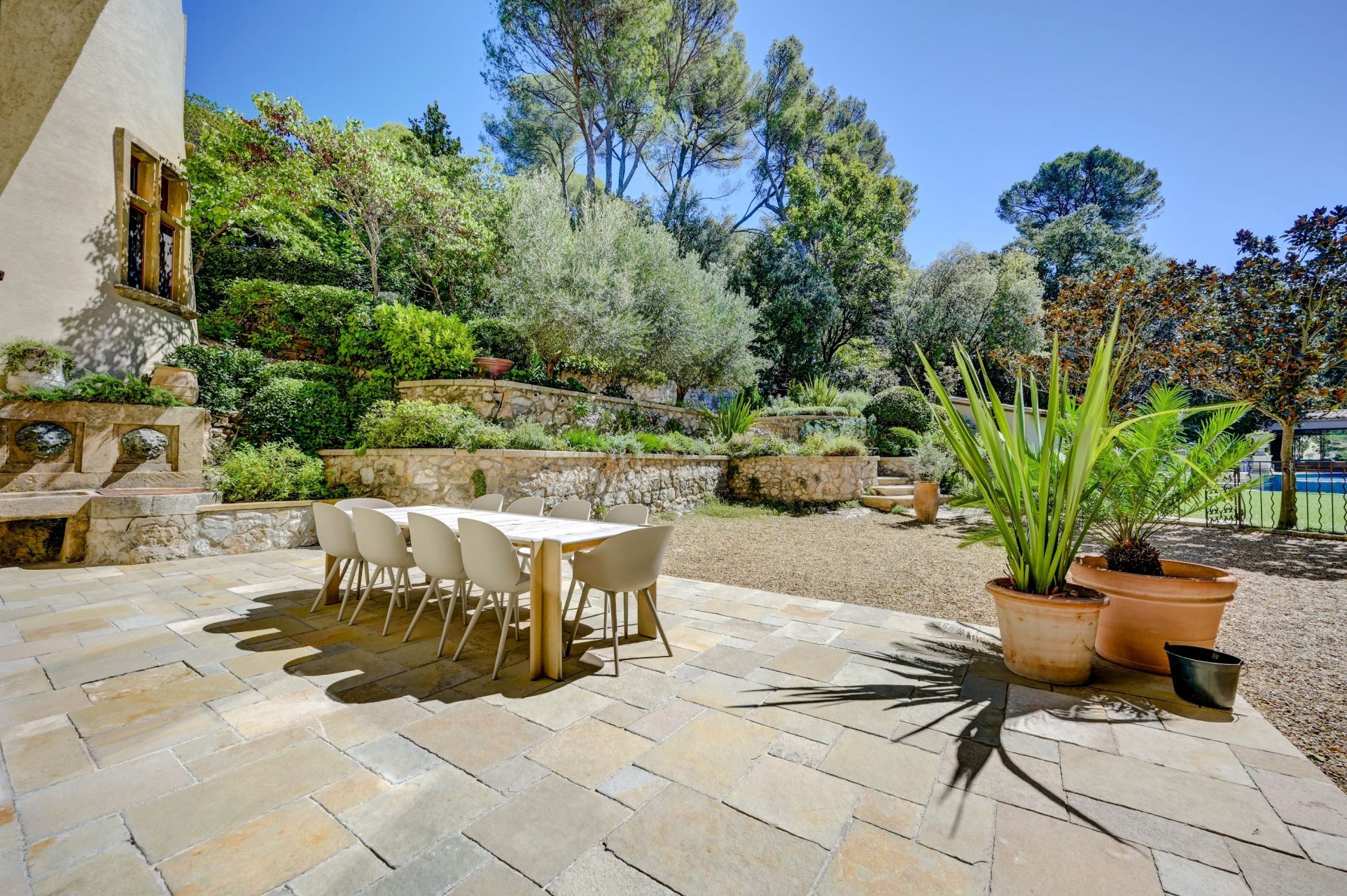 luxury house 20 Rooms for sale on AIX EN PROVENCE (13100)