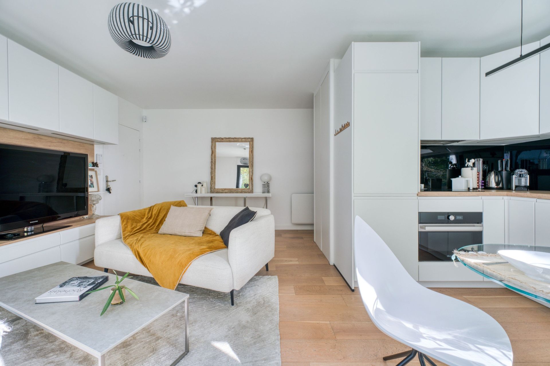 luxury apartment 3 Rooms for sale on LA ROCHELLE (17000)