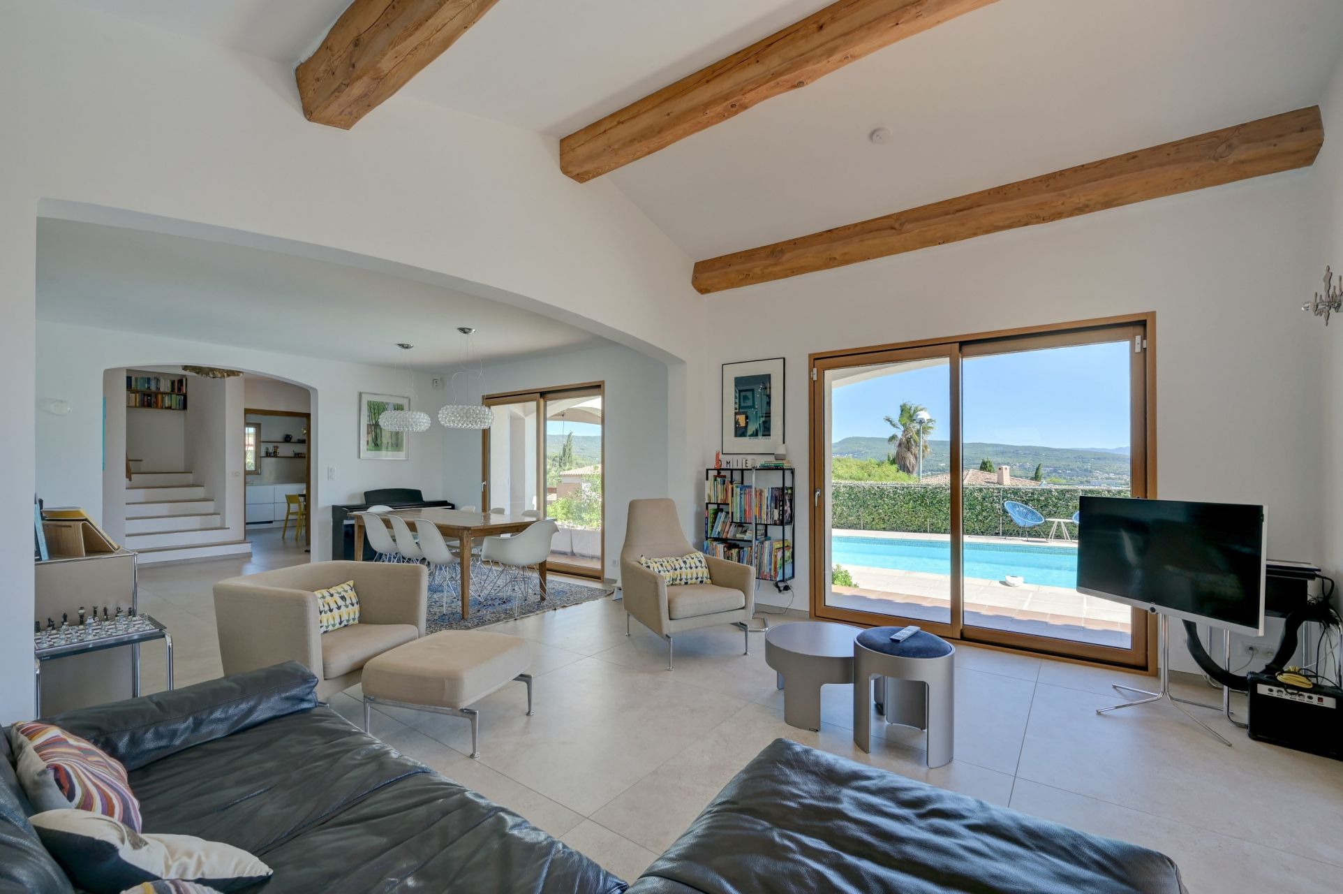 luxury house 5 Rooms for sale on LA CIOTAT (13600)