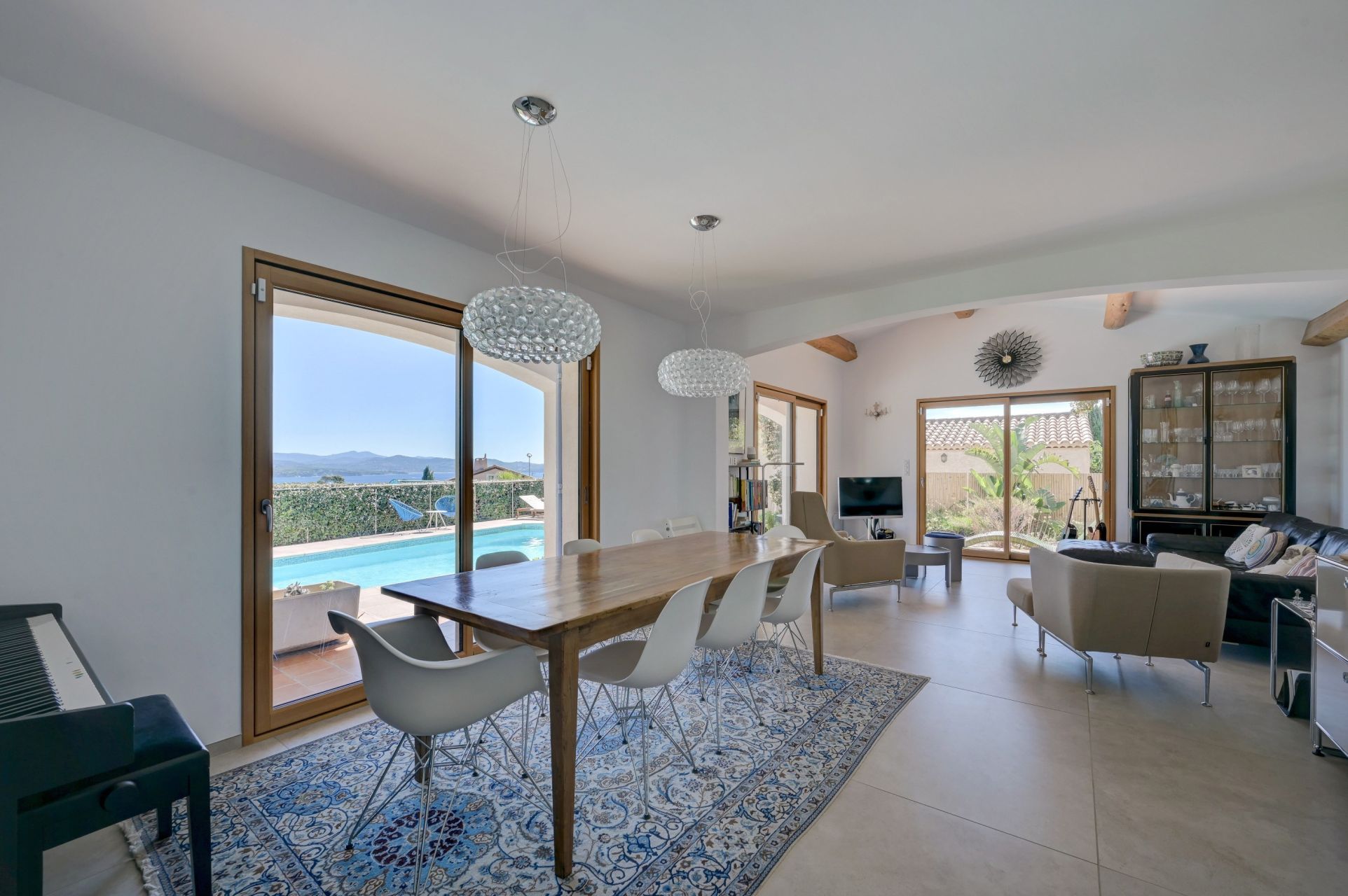 luxury house 5 Rooms for sale on LA CIOTAT (13600)