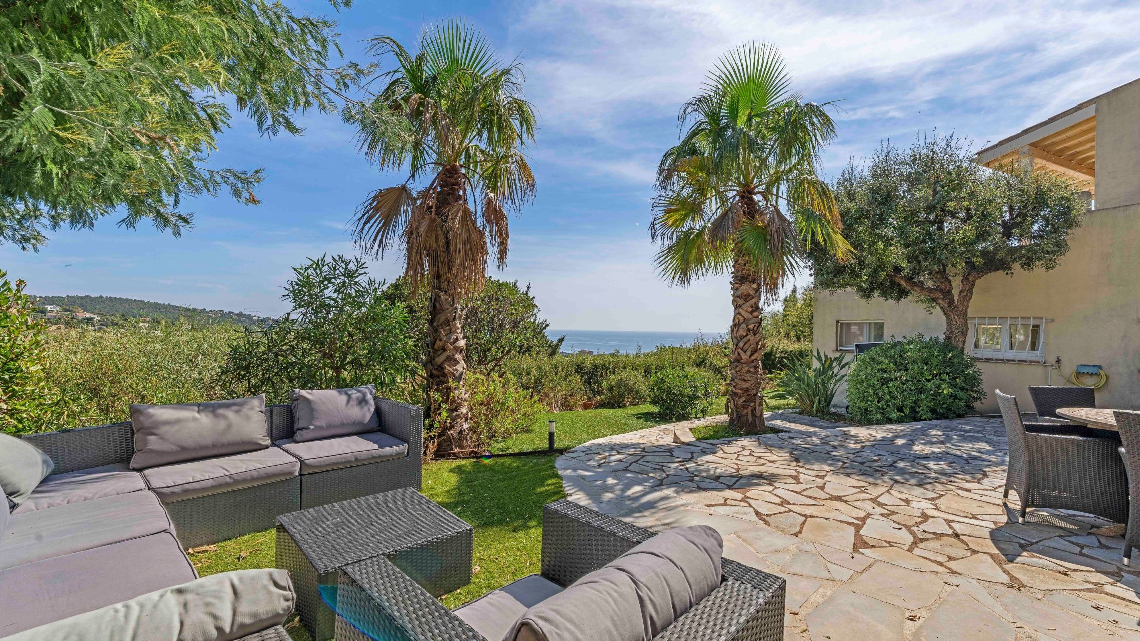 villa de luxe 7 Pièces en vente sur LES ISSAMBRES (83380)