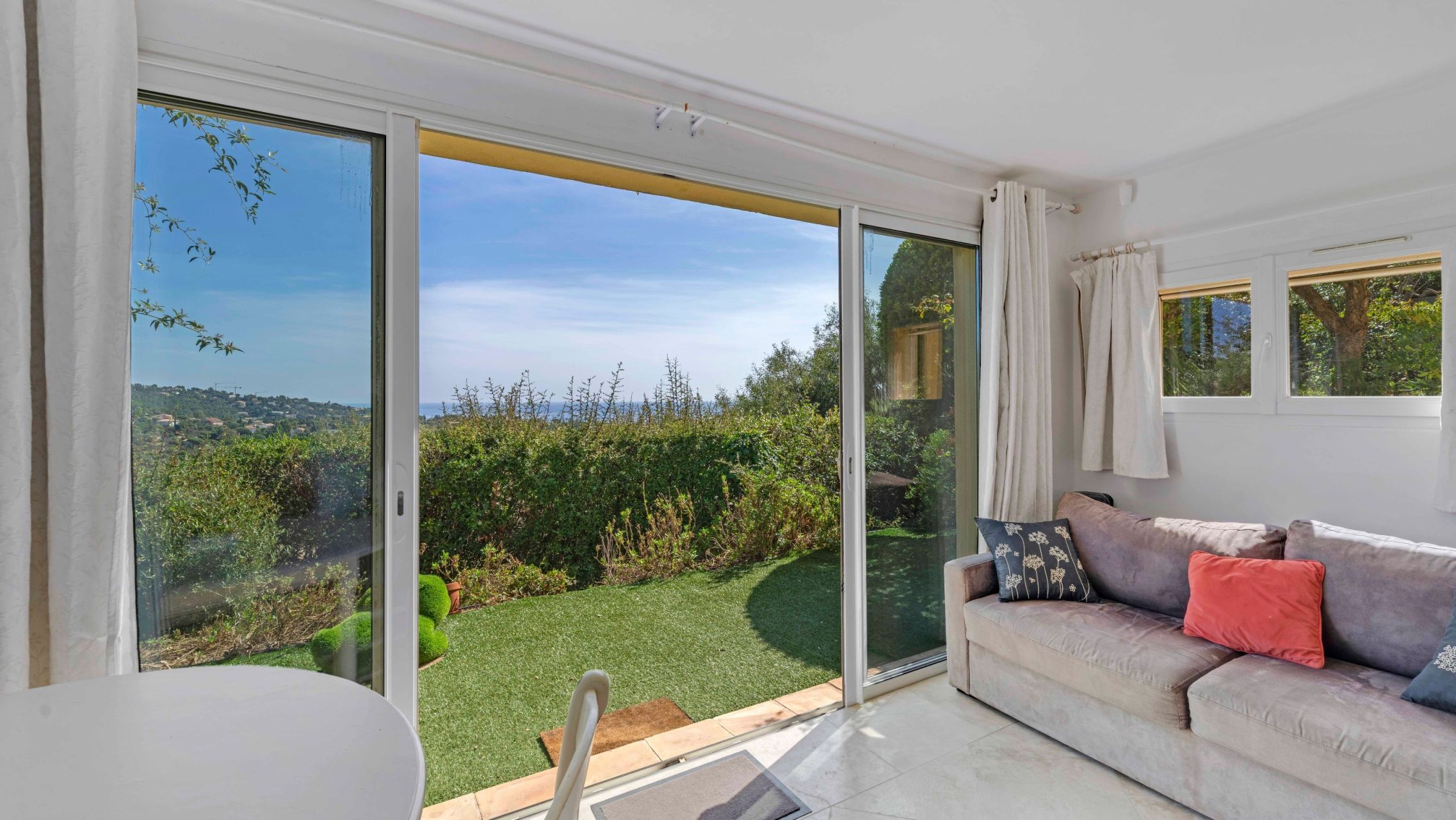 villa de luxe 7 Pièces en vente sur LES ISSAMBRES (83380)