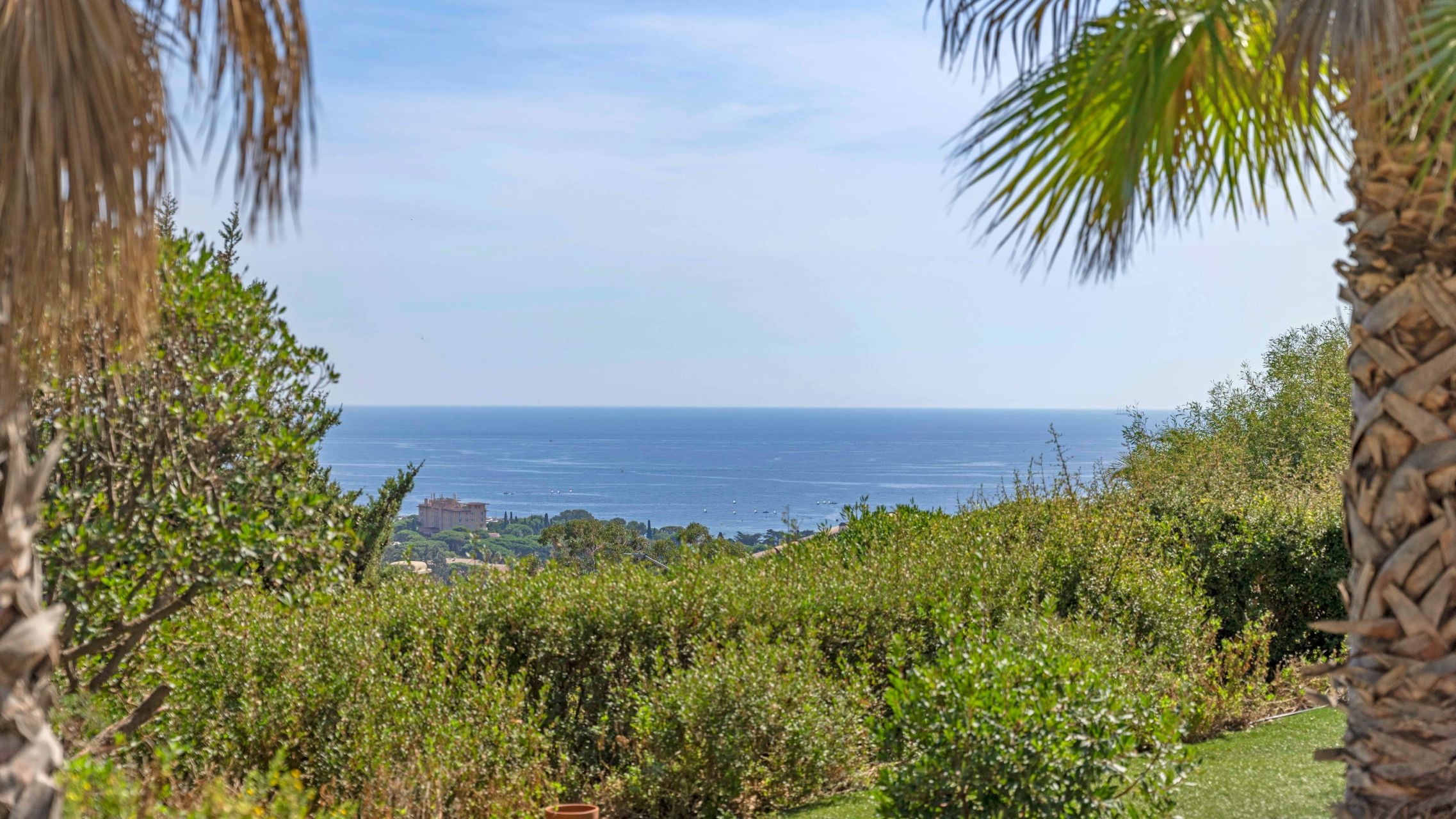 villa de luxe 7 Pièces en vente sur LES ISSAMBRES (83380)