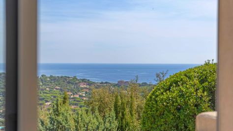 Sale Luxury villa Les Issambres 7 Rooms 150 m²