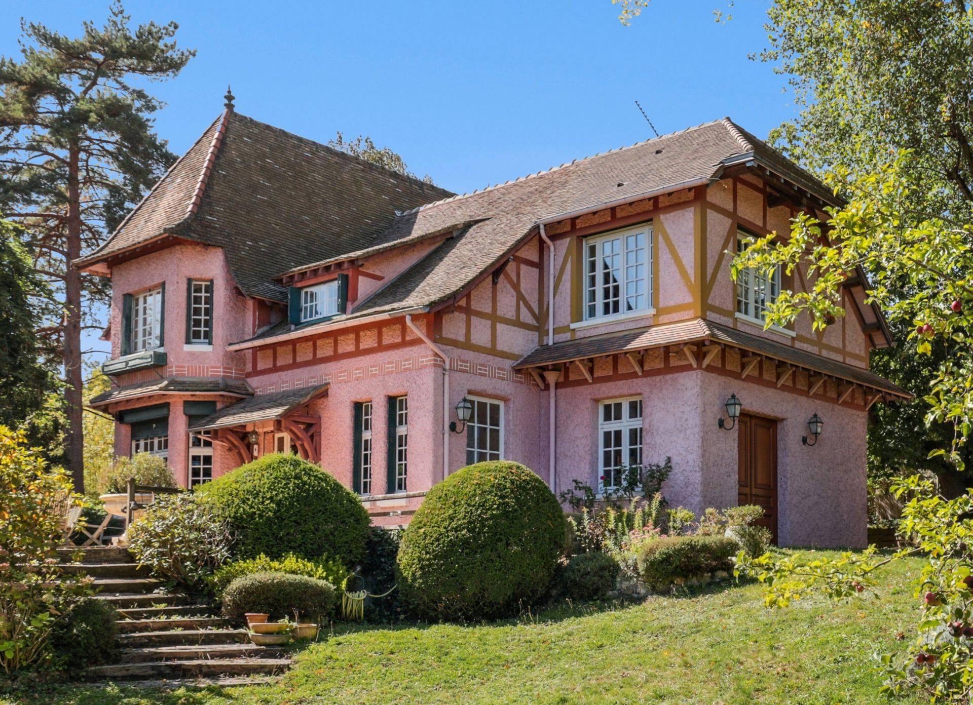 maison de luxe 10 Pièces en vente sur LA CELLE ST CLOUD (78170)