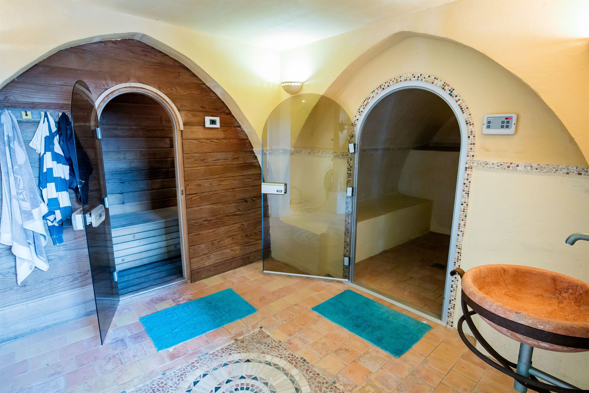 luxury house 10 Rooms for sale on VILLENEUVE SUR LOT (47300)