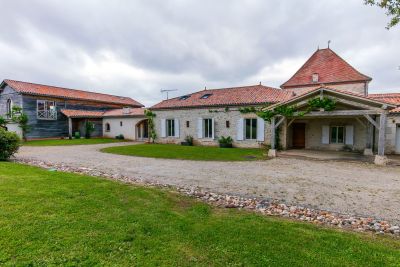 Sale Luxury house Villeneuve-sur-Lot 10 Rooms 850 m²