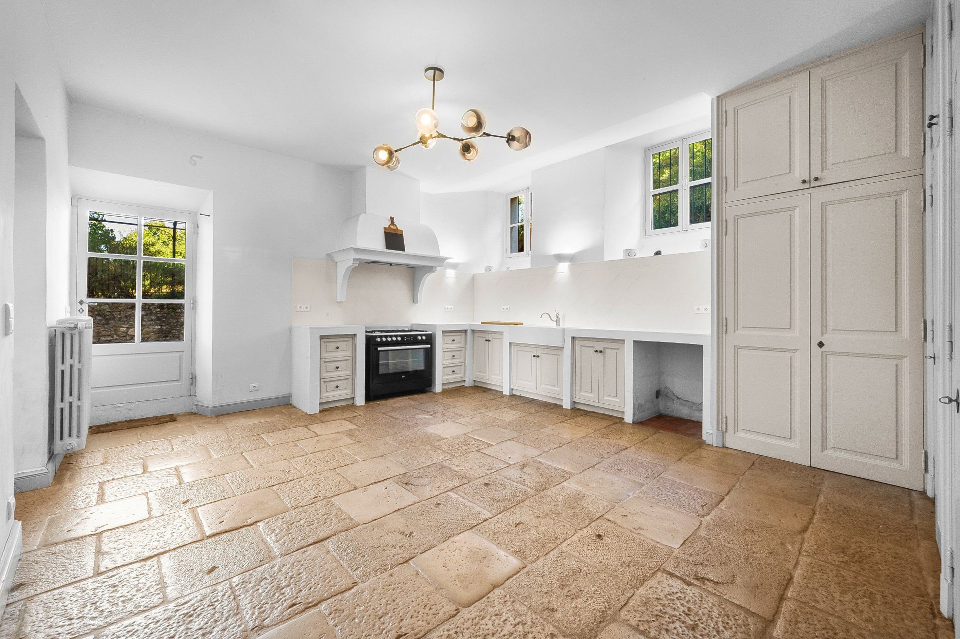 bastide 14 Rooms for sale on AUPS (83630)