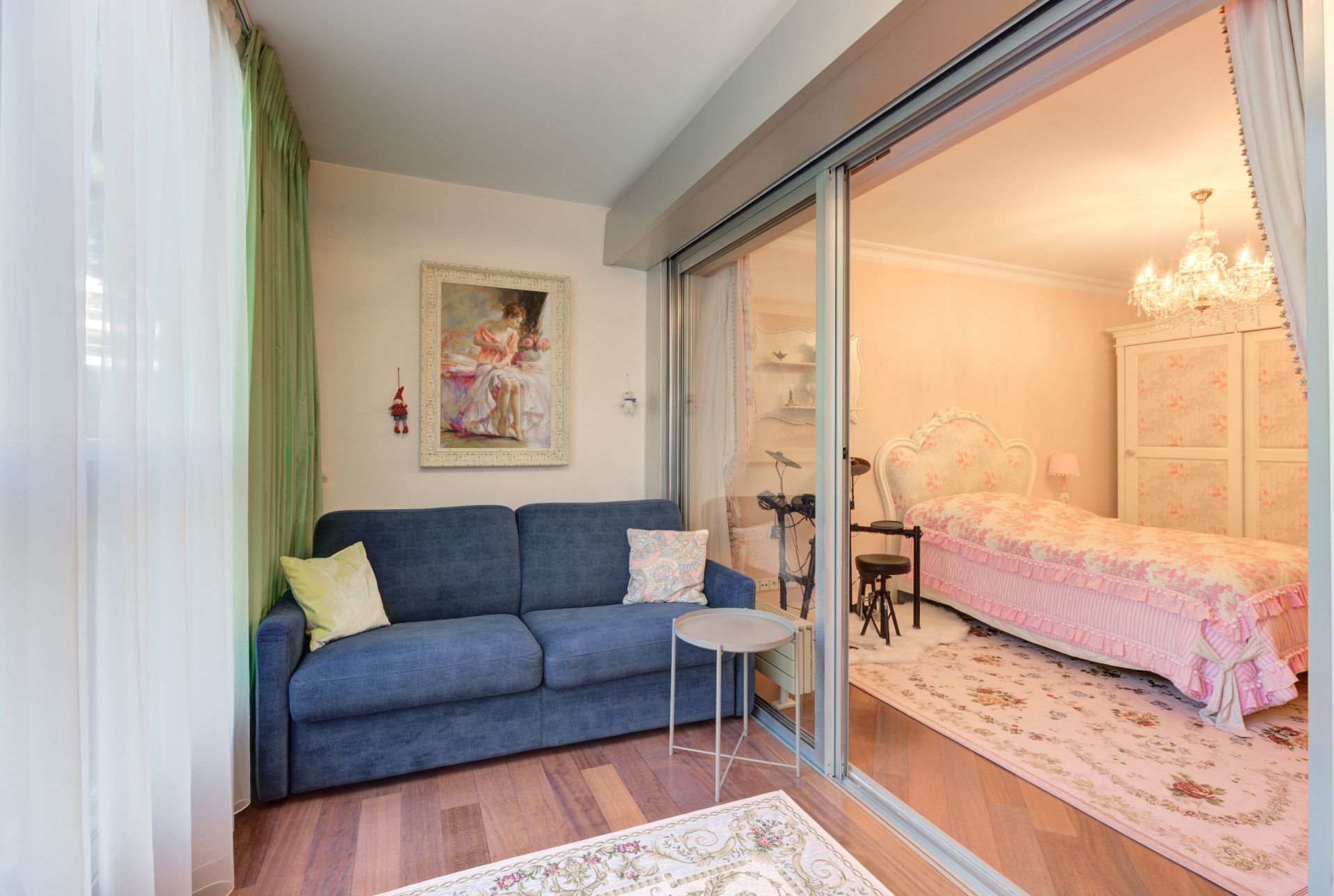 luxury apartment 4 Rooms for sale on CANNES (06400)