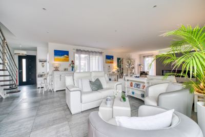 Sale Contemporary house Saint-Palais-sur-Mer 6 Rooms 180 m²
