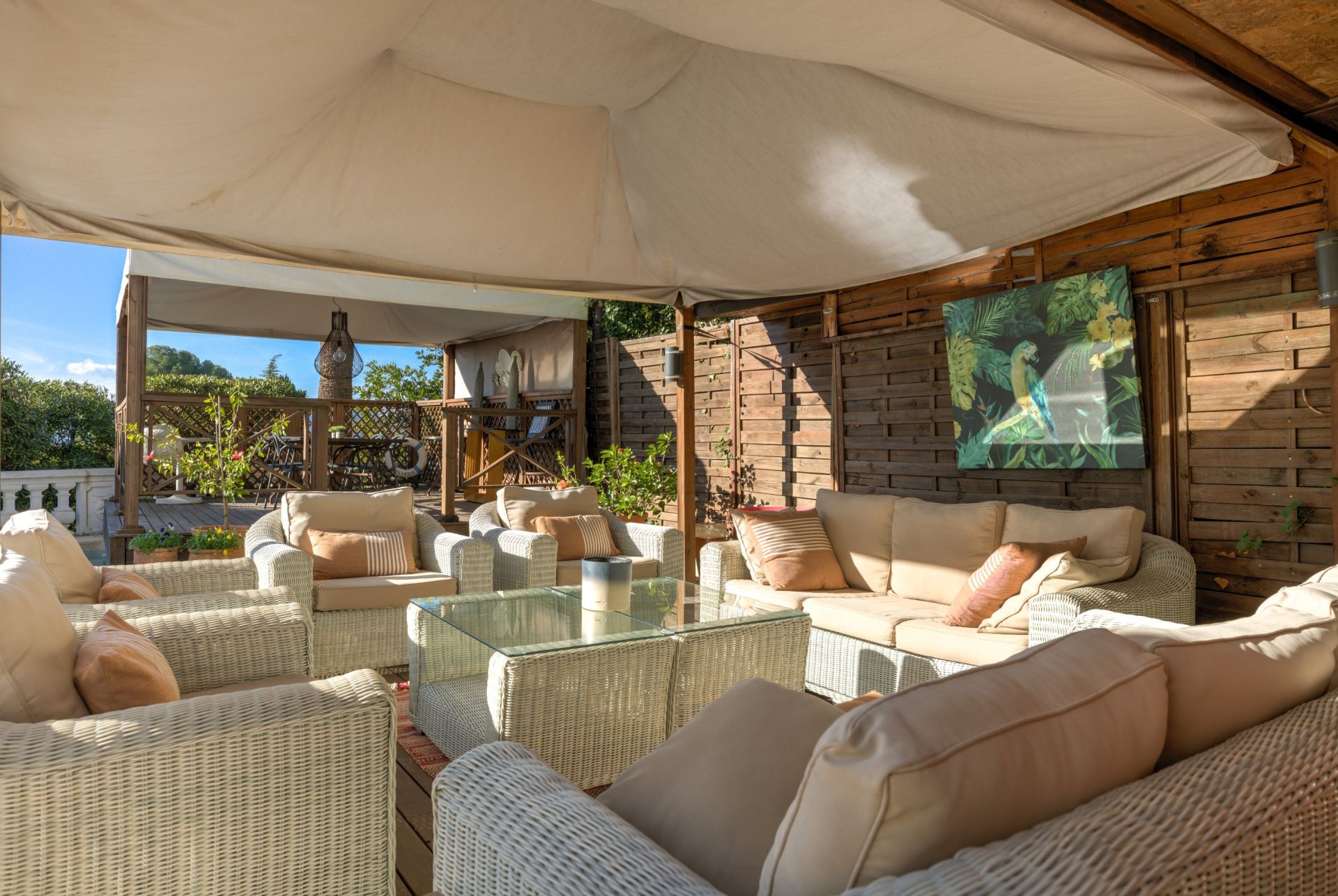 luxury house 6 Rooms for sale on LE CANNET (06110)