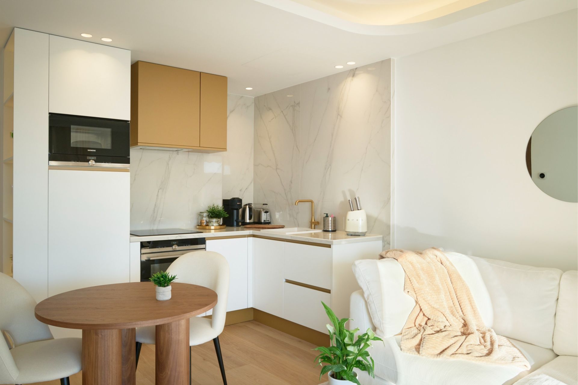 luxury apartment 2 Rooms for sale on CANNES (06400)