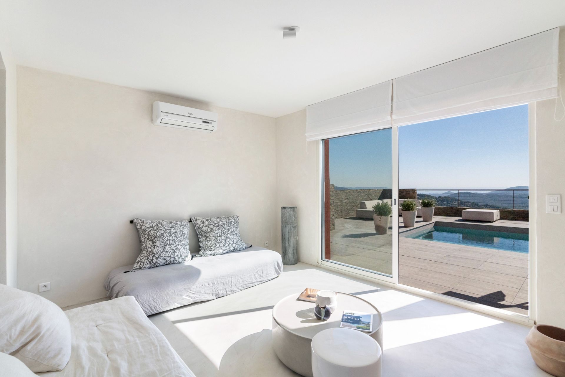 villa de luxe 5 Pièces en vente sur LES ADRETS DE L ESTEREL (83600)