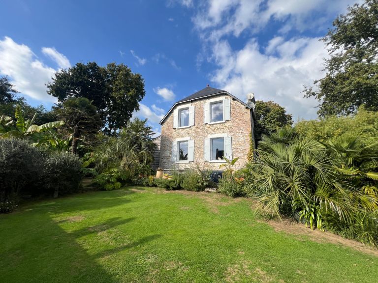 maison de luxe 10 Pièces en vente sur PONT L ABBE (29120)