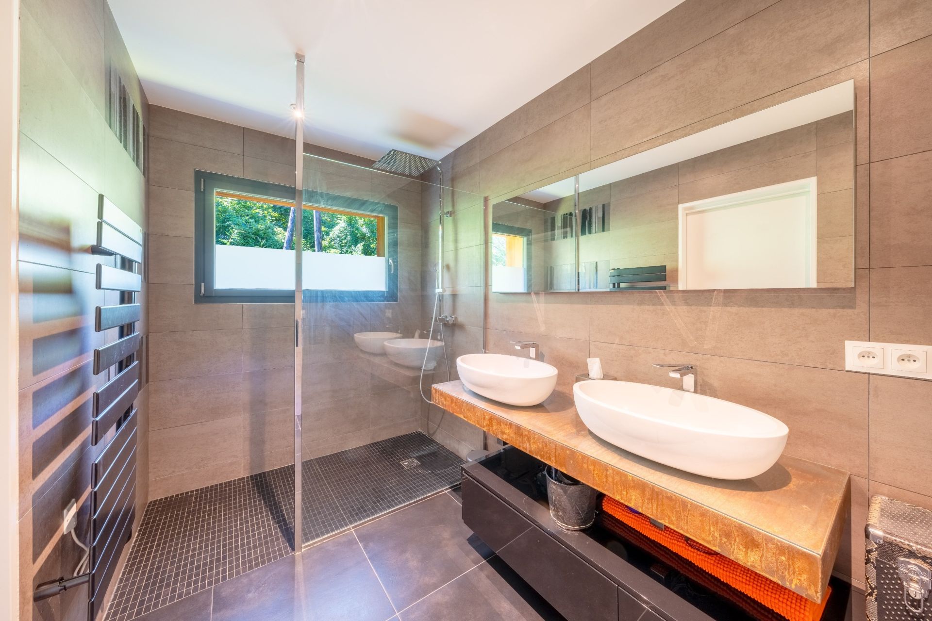 luxury house 7 Rooms for sale on DIVONNE LES BAINS (01220)