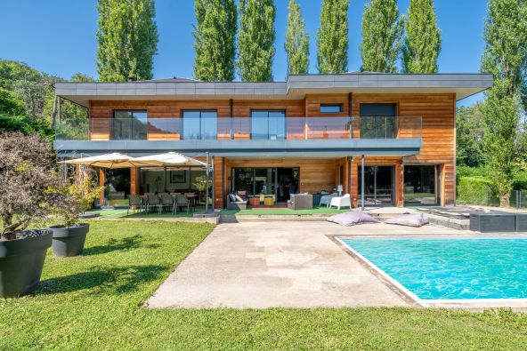 Sale Luxury house Divonne-les-Bains 7 Rooms 280 m²