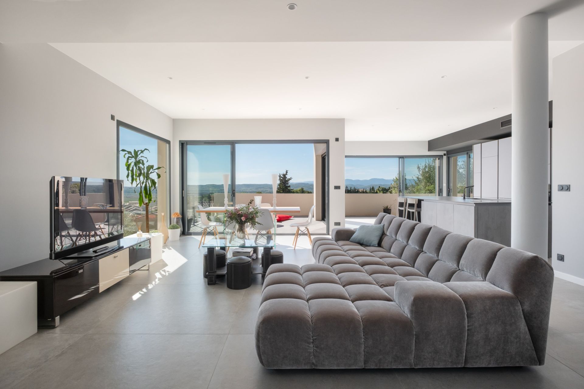 luxury house 5 Rooms for sale on BEZIERS (34500)