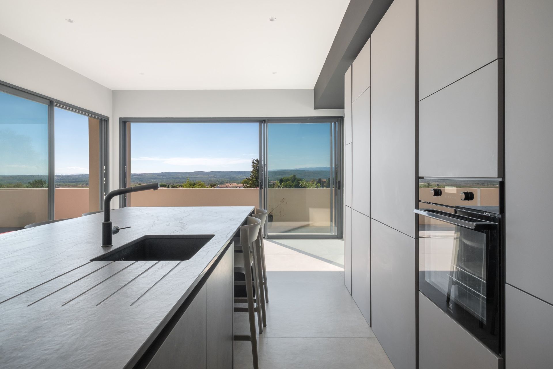 luxury house 5 Rooms for sale on BEZIERS (34500)