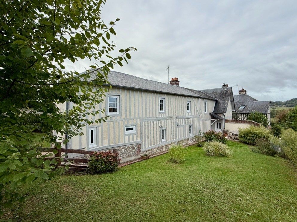 Norman house 8 Rooms for sale on PONT L EVEQUE (14130)