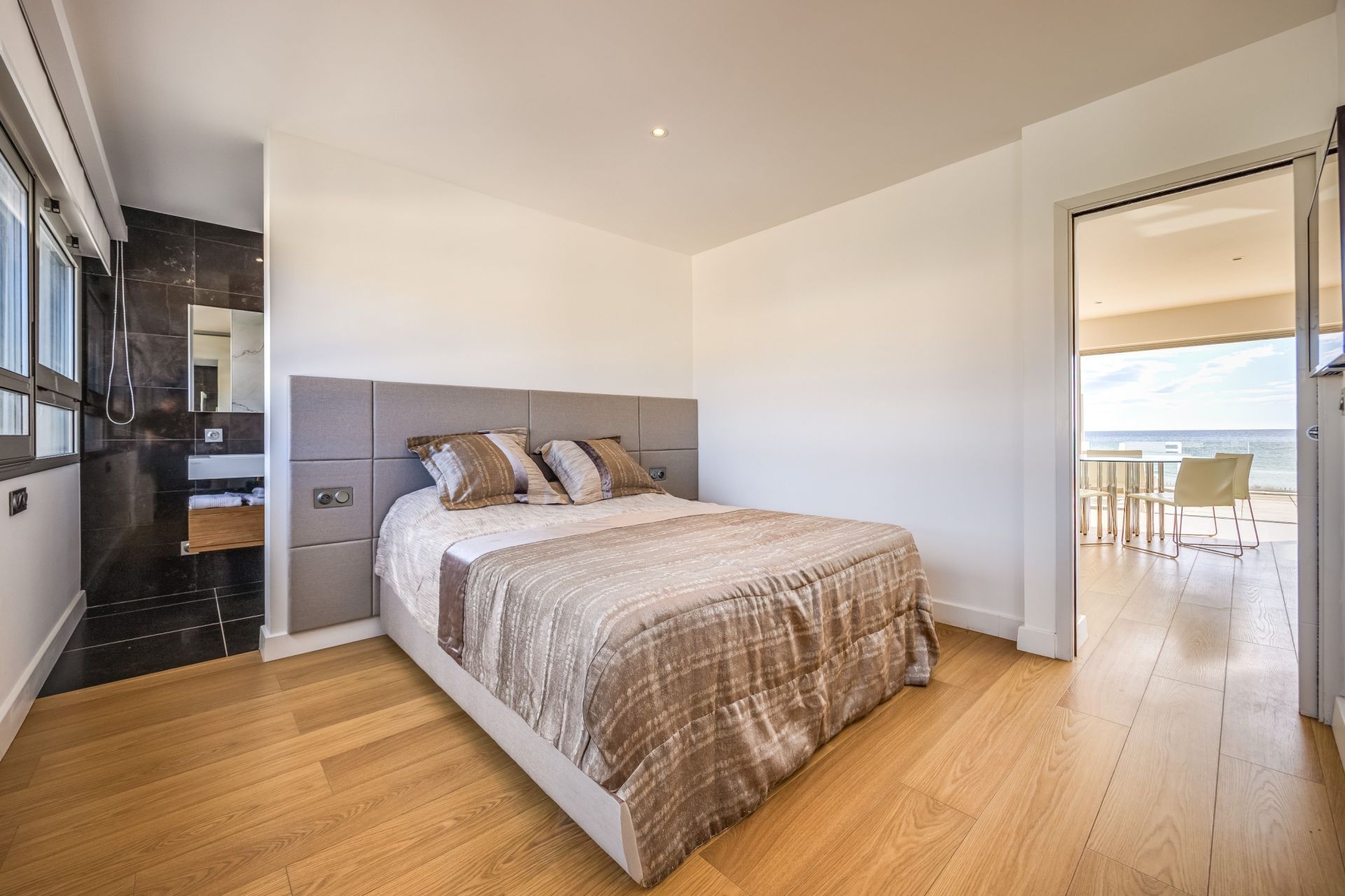 luxury house 4 Rooms for sale on ST CYPRIEN PLAGE (66750)