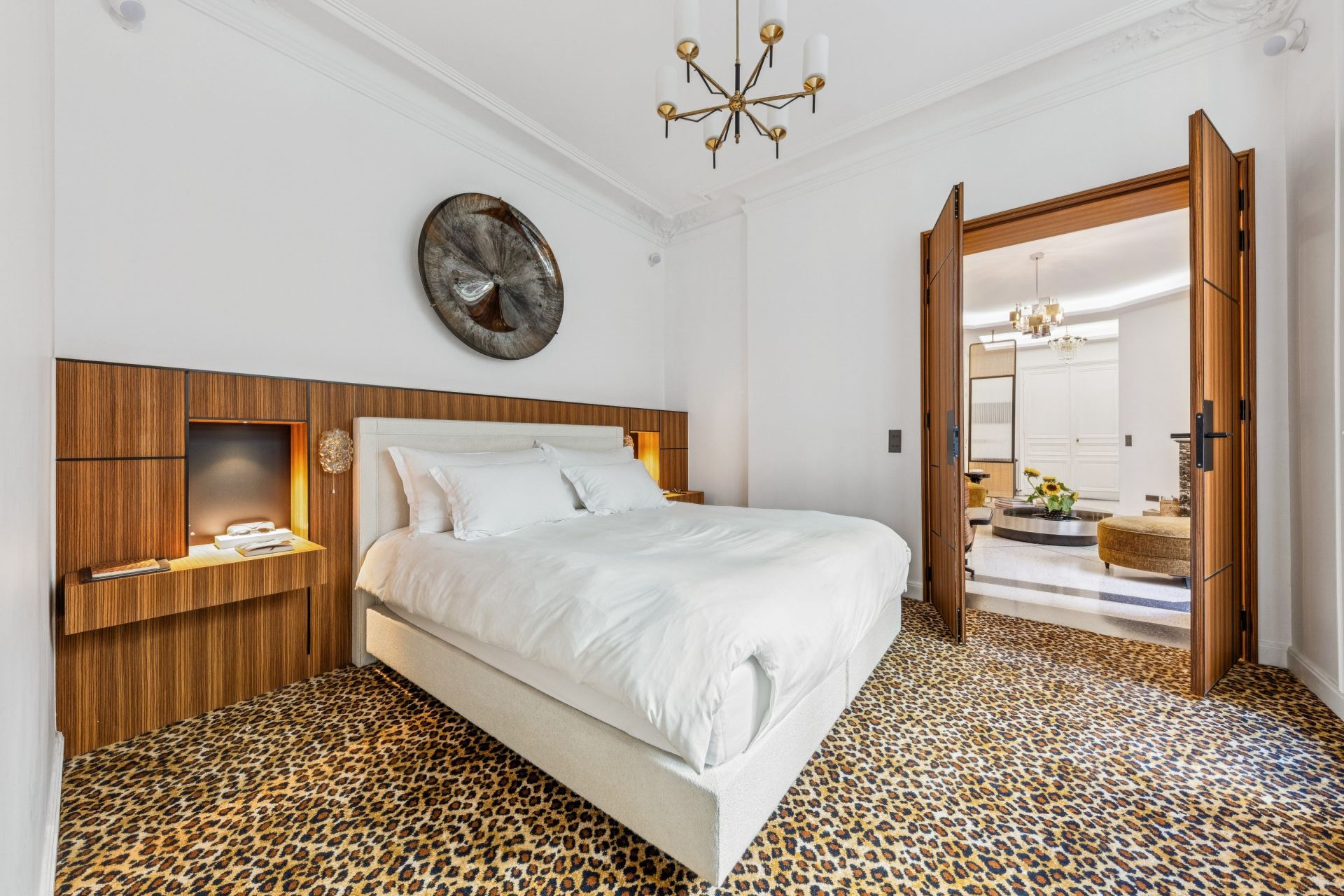 luxury apartment 5 Rooms for sale on PARIS (75008)