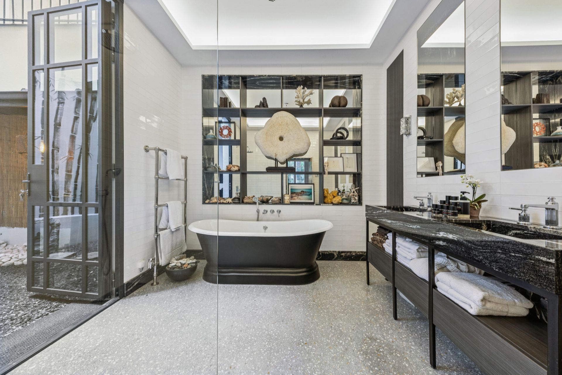 luxury apartment 5 Rooms for sale on PARIS (75008)