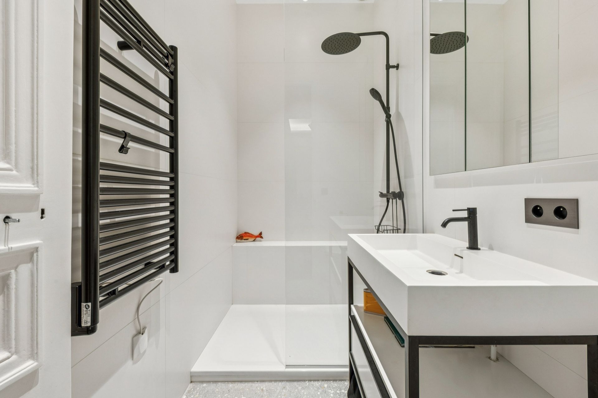 luxury apartment 5 Rooms for sale on PARIS (75008)