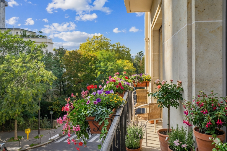 luxury apartment 4 Rooms for sale on PARIS (75016)
