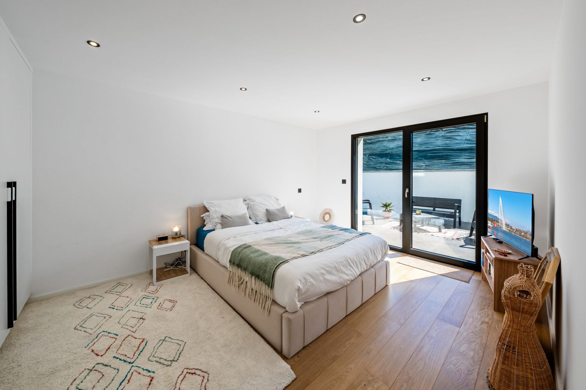 luxury house 6 Rooms for sale on LUGRIN (74500)