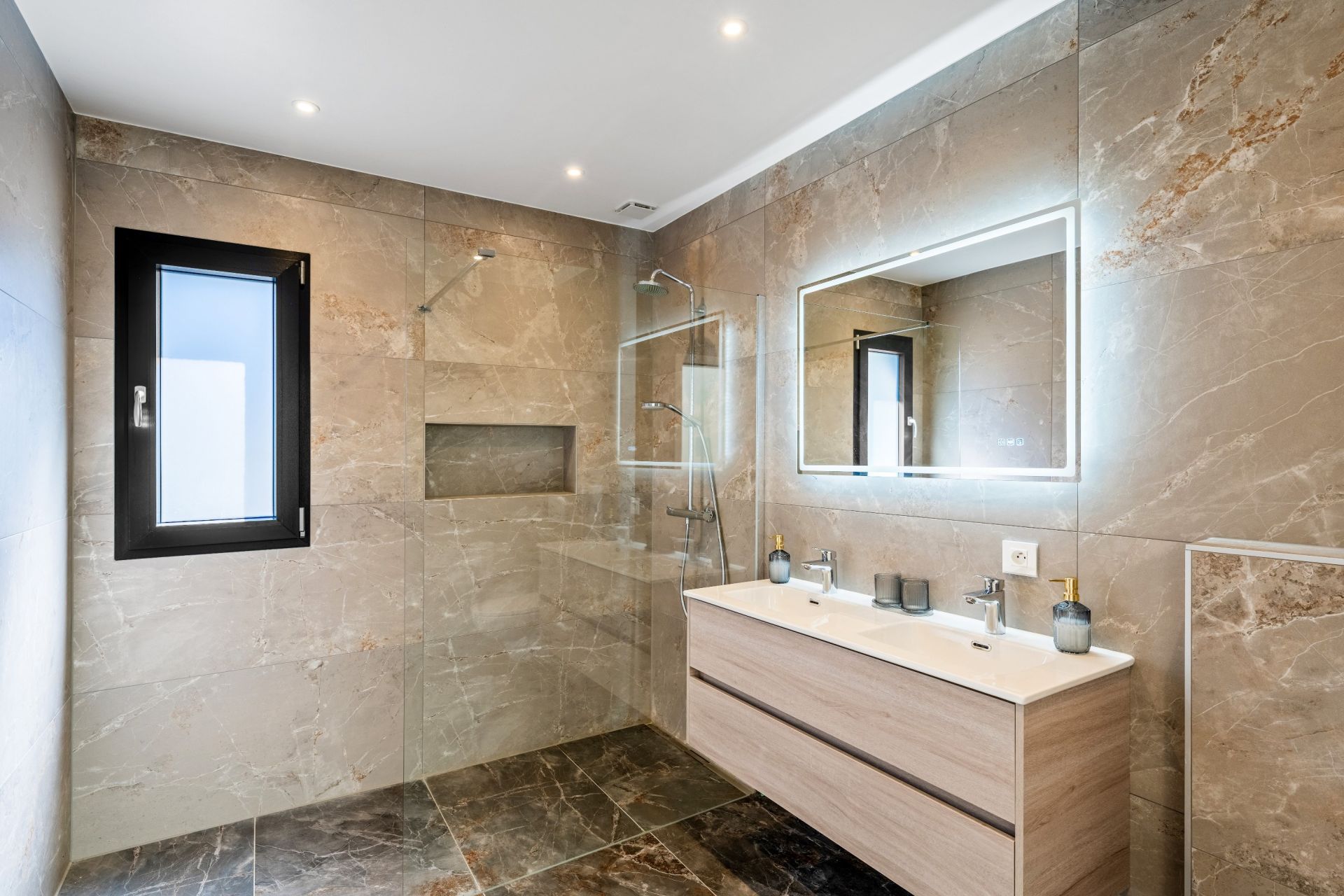 maison de luxe 6 Pièces en vente sur LUGRIN (74500)