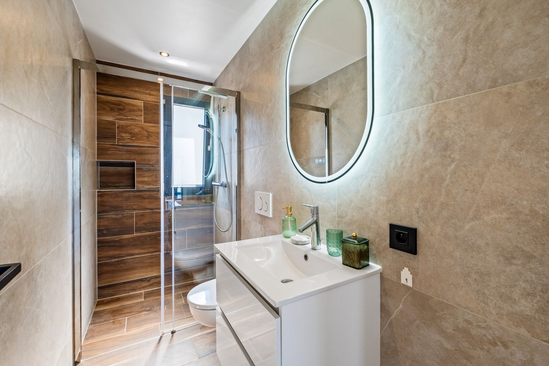 luxury house 6 Rooms for sale on LUGRIN (74500)