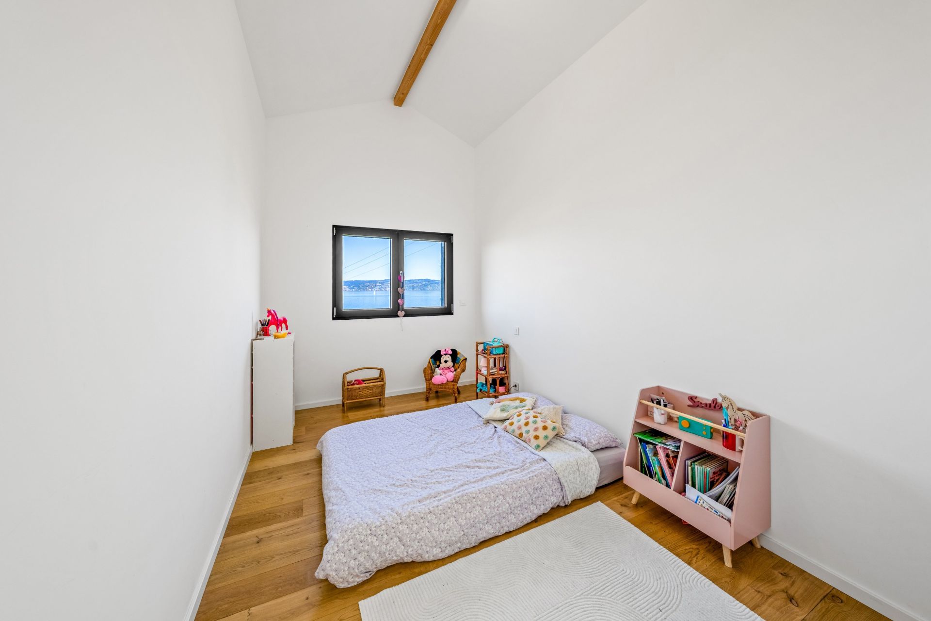 luxury house 6 Rooms for sale on LUGRIN (74500)