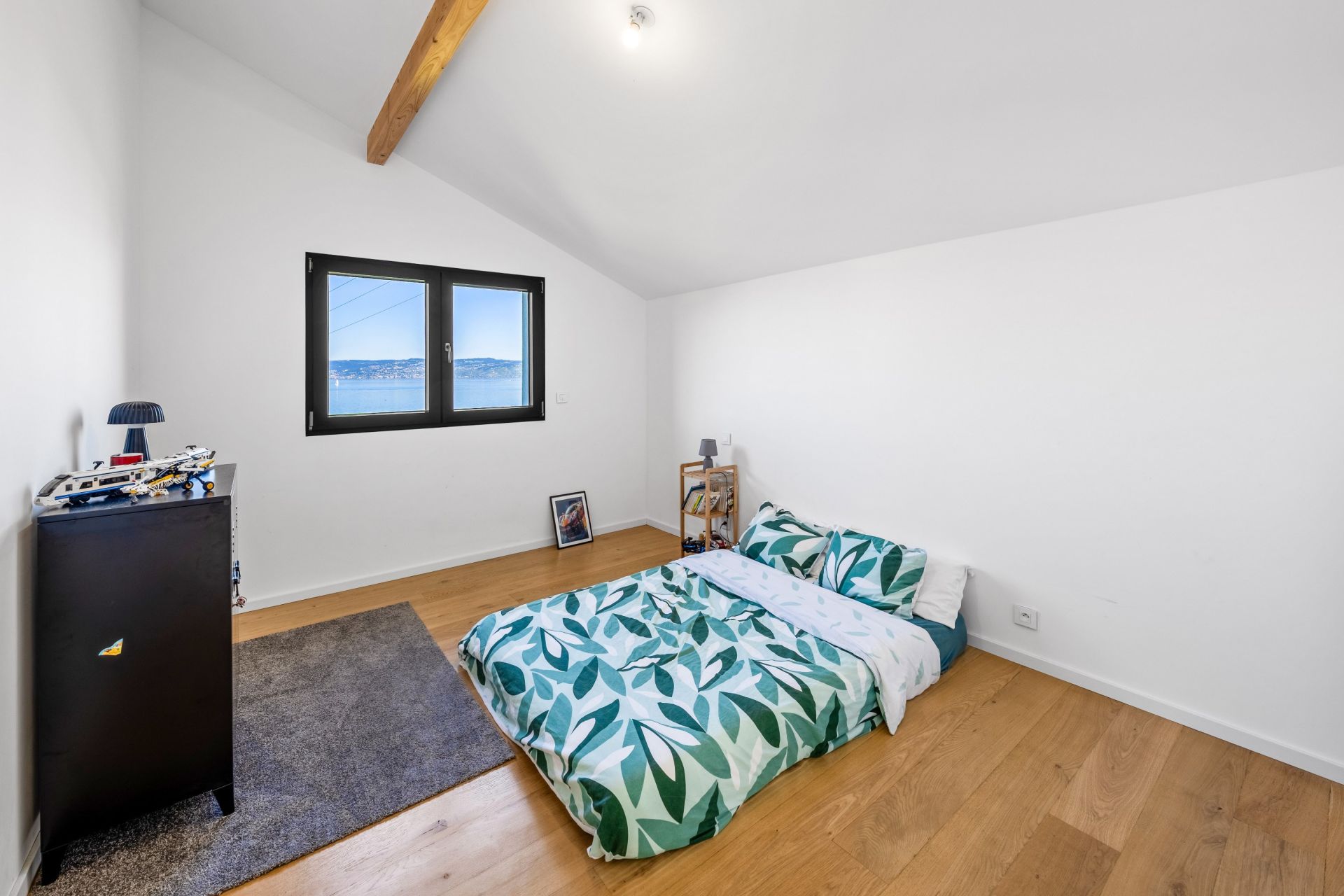 luxury house 6 Rooms for sale on LUGRIN (74500)
