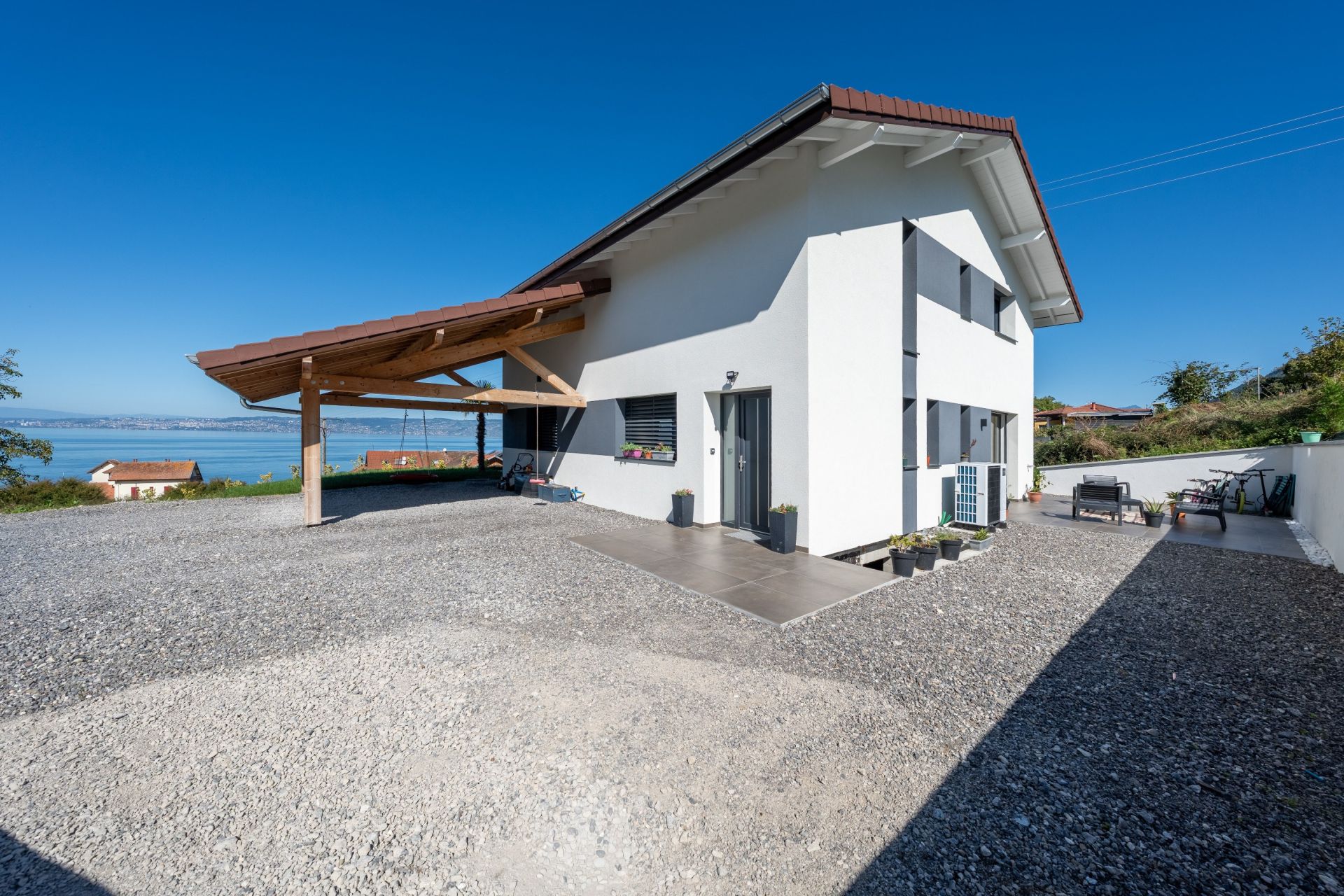 luxury house 6 Rooms for sale on LUGRIN (74500)