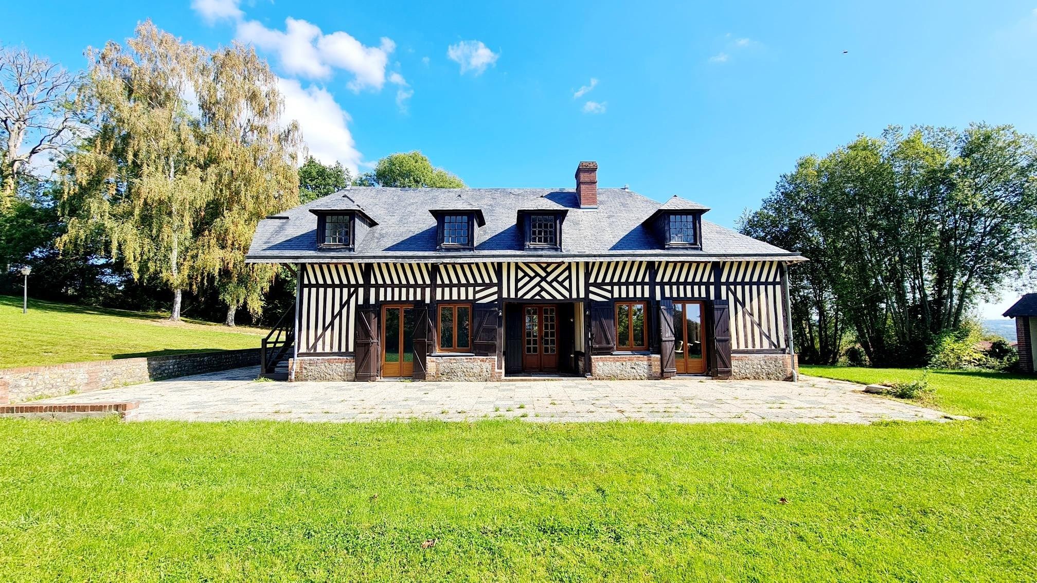 luxury house 6 Rooms for sale on PONT L EVEQUE (14130)