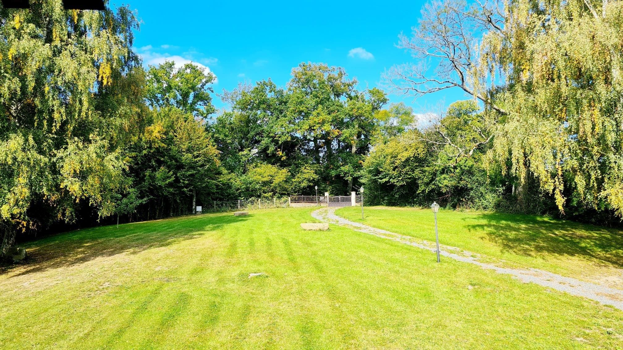 luxury house 6 Rooms for sale on PONT L EVEQUE (14130)