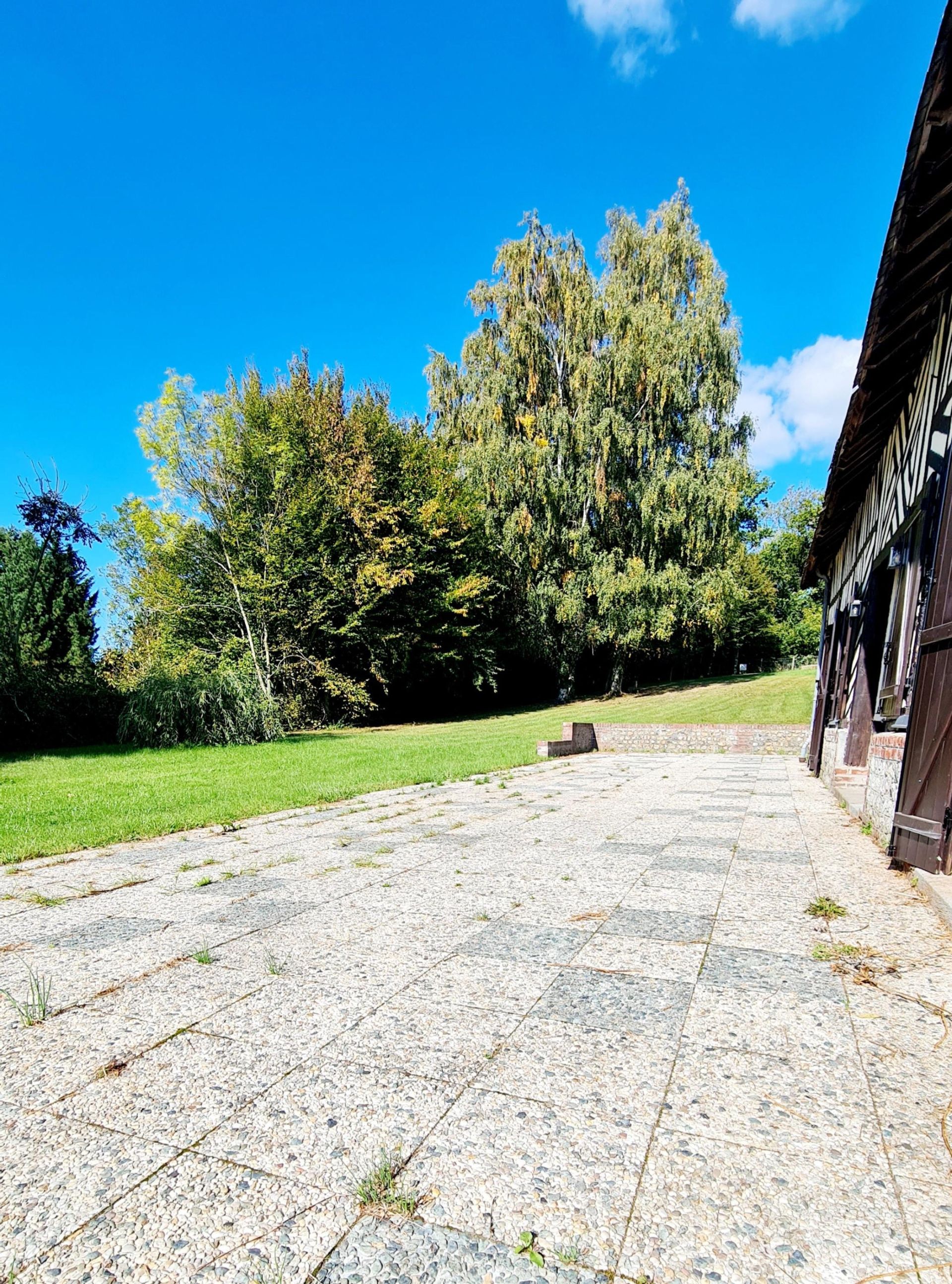 luxury house 6 Rooms for sale on PONT L EVEQUE (14130)