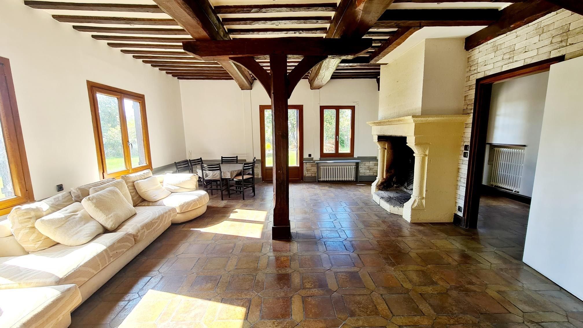luxury house 6 Rooms for sale on PONT L EVEQUE (14130)