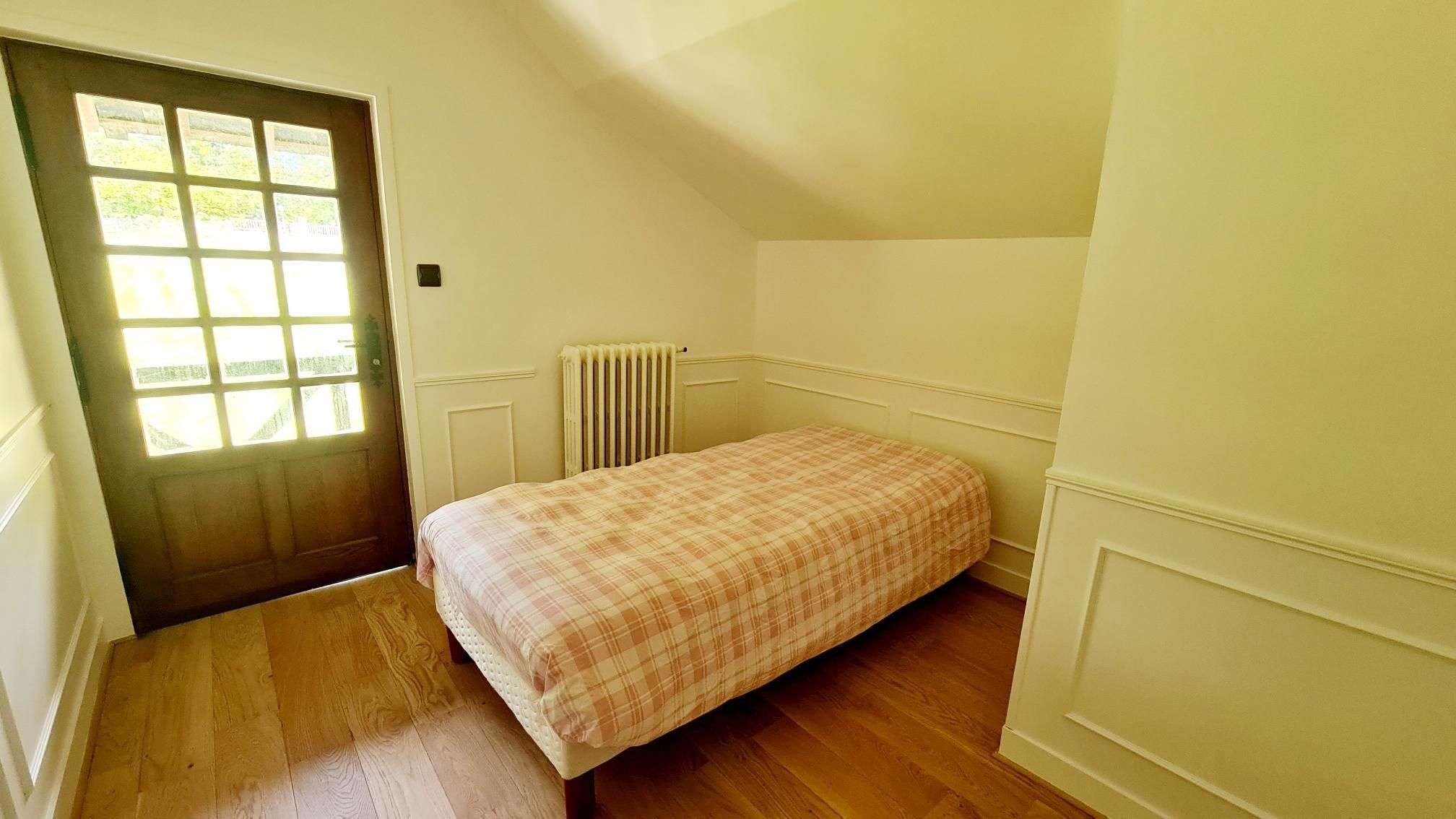 luxury house 6 Rooms for sale on PONT L EVEQUE (14130)