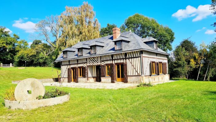 Sale Luxury house Pont-l'Évêque 6 Rooms 132 m²