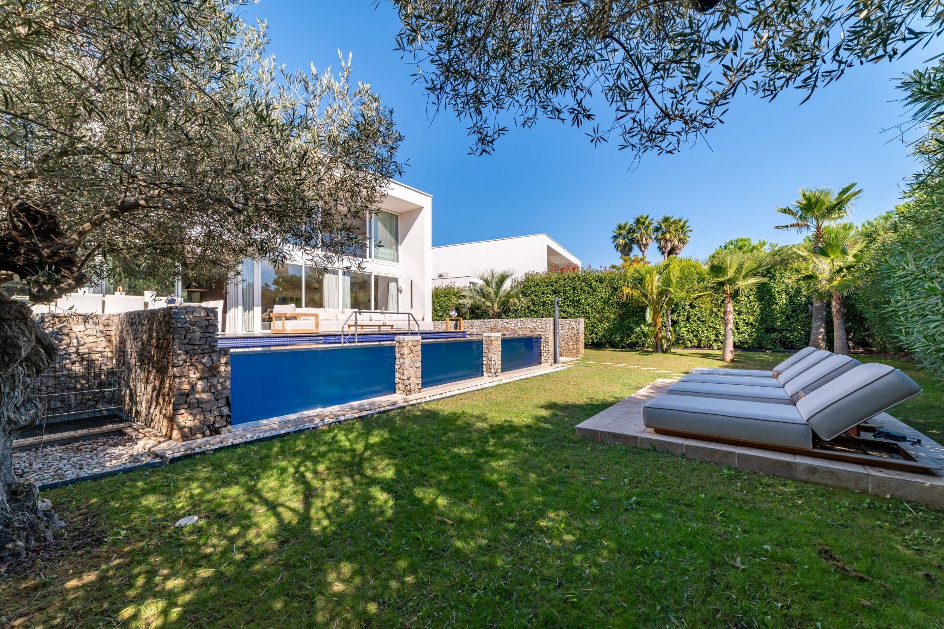 luxury house 7 Rooms for sale on SETE (34200)