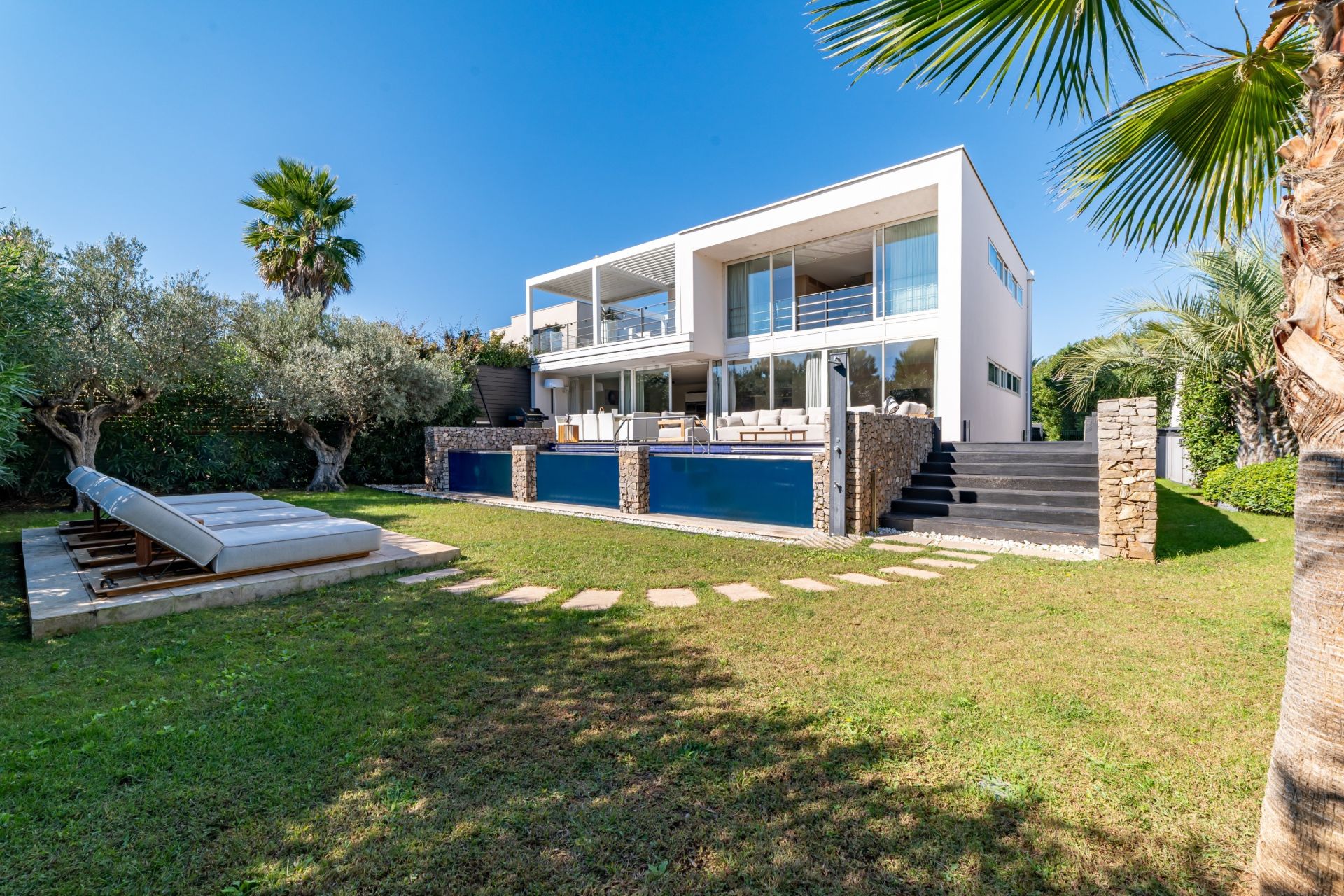 luxury house 7 Rooms for sale on SETE (34200)