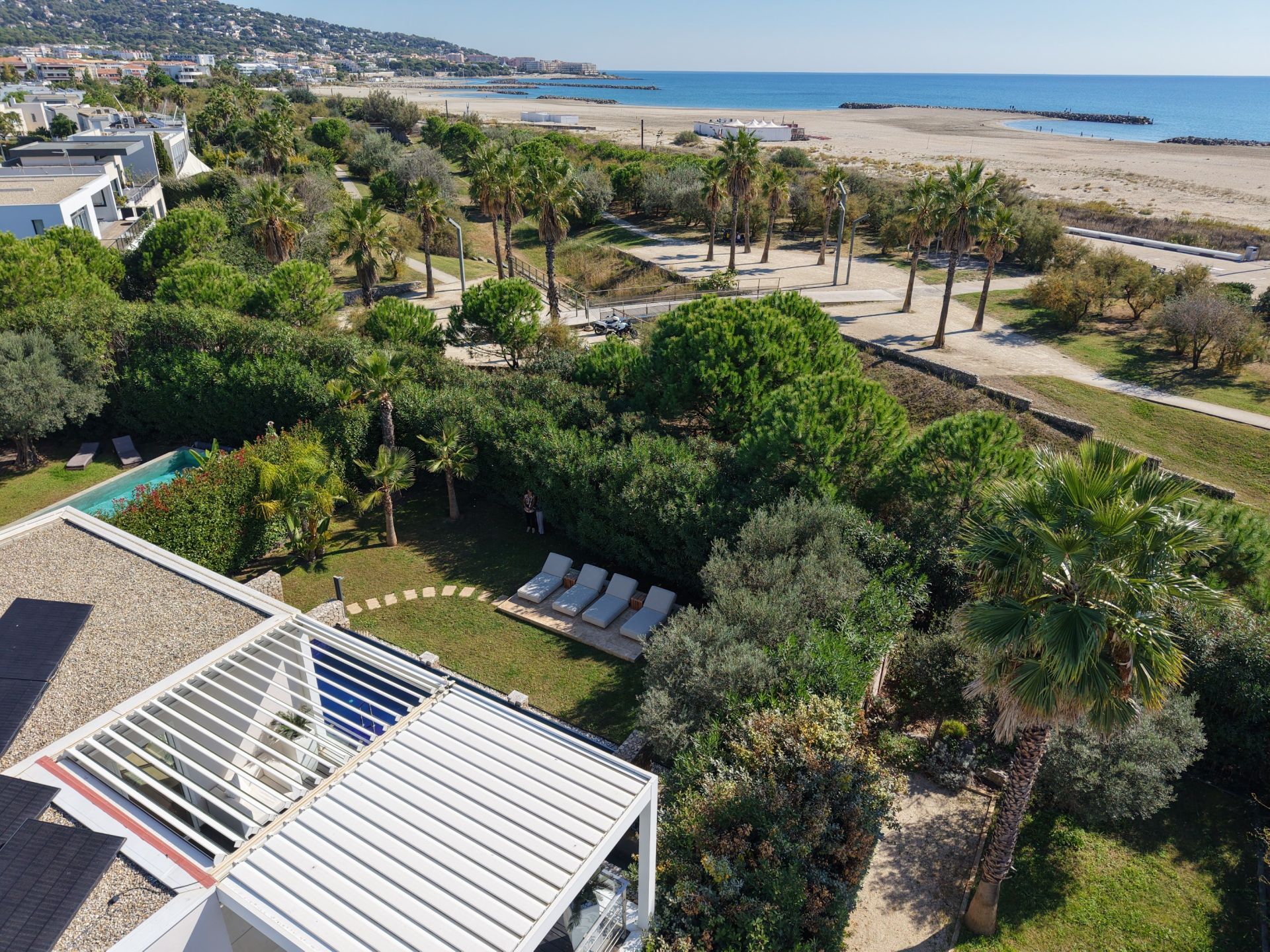 luxury house 7 Rooms for sale on SETE (34200)